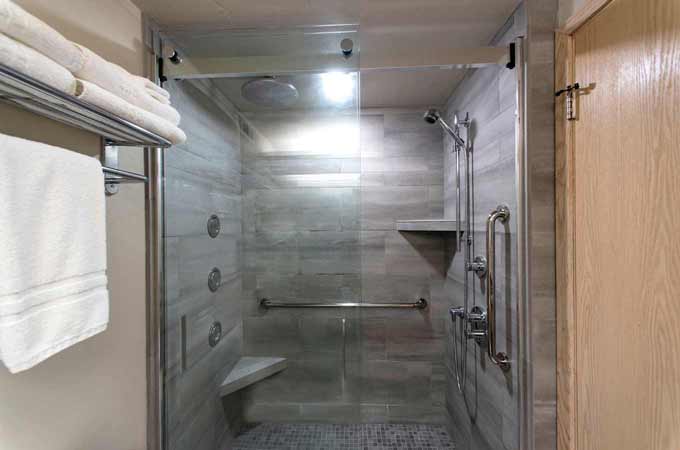 Shower Water View Suites mobile