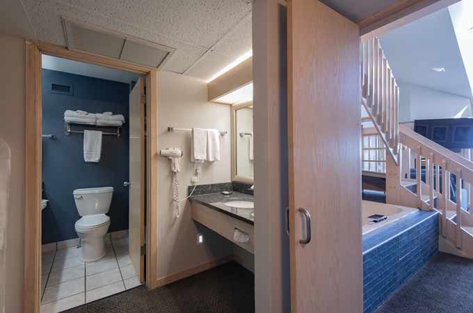 2nd Floor Water View Suites bathroom