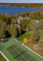 Aerial view of pickleball & tennis court 